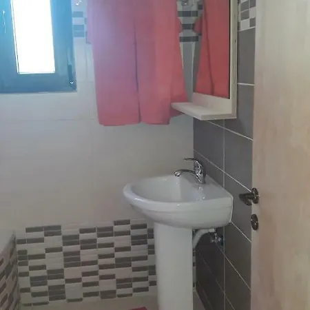 Cleopatra Villa *