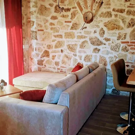 Cleopatra Villa